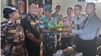 HUT Bhayangkara ke-77, Koramil 02/Banjarsari Bersama FKPPI 1135 Surakarta Datangi Polsek Berikan Ucapan Selamat
