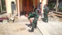Dukung Kegiatan Agama, Satgas Pamtas Yonarmed 16/TK Bantu Renovasi Gereja di Kab. Sambas