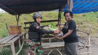 Keberadaan Pos TNI Menjadi Solusi Bagi Masyarakat dalam Menjual Hasil Kebunnya Lebih Mudah
