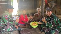 Luar biasa, Kedekatan Satgas Yonif 143/TWEJ Bersama Warga Kampung Yamrab Papua