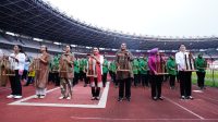 Ketum Dharma Pertiwi Beri Semangat Peserta Angklung Untuk Pecahkan Rekor Dunia