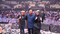 Prabowo Nikmati Malam Minggu Nonton Konser 3 Dekade Perjalanan Cinta Ari Lasso