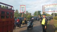 Brimob Kalbar Lancarkan Lalulintas Dengan Strong Point