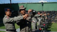 Tugas Polri Yang Semakin Kompleks, Brimob Kalbar Latihan Menembak
