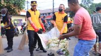 Peduli Kebersihan, Polres Metro Tangerang Kota Membersihkan Sampah Serentak Bersama Masyarakat