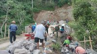 Semangat Prajurit Dan Warga Rampungkan Sasaran Fisik TMMD Di Desa Krandegan