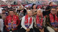 Ganjar Pranowo Terima Penghargaan Pembina Koperasi Andalan