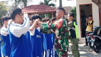 Bentuk Mental Dan Karakter Siswa Sejak Dini Babinsa Kelurahan Sumber Latihkan PBB