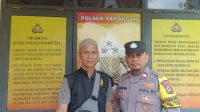 Bhabinkamtibmas Polsek Tamansari Polres Bogor Mengembalikan Dompet Kepada Pemiliknya