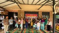 PEDULI STUNTING, DITSAMAPTA POLDA KALBAR BERIKAN BANTUAN 13 PAKET BERUPA BAHAN MAKANAN BERPROTEIN HEWANI