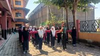 Babinsa Kelurahan Sumber Bentuk Mental Dan Karakter Siswa Sejak Dini melalui Latihan PBB