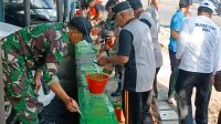 Tiga Pilar di Sumberrejo Bojonegoro Bersih-Bersih Lingkungan Pasar
