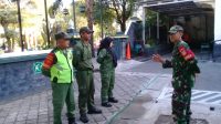 Tingkatkan Kedisiplinan Dan Tanggung Jawab , Babinsa Keprabon Latihkan PBB Kepada Linmas