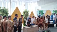 Seremonial Penandatanganan Kesepakatan Bersama Antara Pemerintah Kabupaten Bandung Juga Pemerintah Provinsi Jawa Barat Dengan Oetomo Hospital Kabupaten Bandung