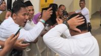 Dapat Peci dari Prabowo, Relawan Cak Imin: Hadiah untuk Istri Lagi Hamil