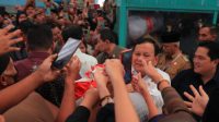 Prabowo Dampingi Jokowi Blusukan di Malang, Para Pedagang Pasar Doakan Jadi Presiden