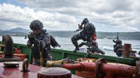Hadapi Aksi Pelanggaran Kedaulatan dan Hukum di Laut Maluku, Lantamal IX Gelar Latihan VBSS