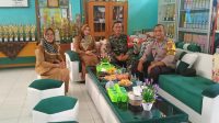 Sinergitas TNI – Polri Dalam Kegiatan Sambang Secara Bersama – Sama Dalam Menjalin Kemitraan Di Wilayah Hukum Polsek Nanggung
