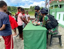 ADA APA DENGAN MASYARAKAT PAPUA BERBONDONG BONDONG DATANG KE POS TNI