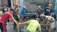 Ciptakan Semangat Gotong Royong, Babinsa Nusukan Kerja Bakti Perbaikan Jalan Kampung