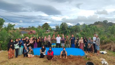 Mahasiswa KKN Umri Sosilisasikan Pembuatan Pupuk Kompos dari Jerami Padi di Jorong Bandar Rait Nagari Baruah Gunung