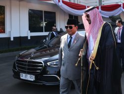 Usai Bertemu Bahas Kerja Sama Pertahanan, Prabowo Antar Pangeran Khalid Kembali ke Bandara Halim