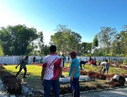 Tingkatkan Kepedulian Lingkungan, Lapas Waikabubak Gelar Bakti Sosial Bersihkan TMP Padaeweta