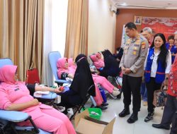 Kolaborasi, Polres Metro Tangerang Kota, Bhayangkari, PSMTI dan RS Kanker Dharmais Lakukan Donor Darah