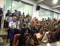 Panglima TNI dan Ketum Dharma Pertiwi Berpartisipasi Dalam Angklung Guinness World of Records