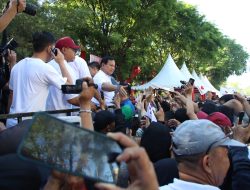 Salut Semangat Warga Ikut Jalan Santai ‘Anti Mager’ Sulsel, Prabowo Beri Hadiah Umroh dan Motor
