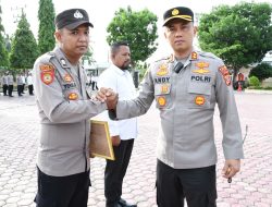 Empat Anggota Polsek Banda Alam Dapat Penghargaan Dari Kapolres Aceh Timur