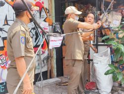 Polisi dan Satpol PP Kota Tangerang Respon Cepat Atasi Kabel Semrawut di Ciledug