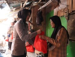 Gelar Program Jum’at Berkah, Polres Bogor Berikan Bantuan Kepada Warga Masyarakat Kurang Mampu