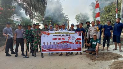 TNI/POLRI dan Pemerintahan Desa Rimba Beringin Bersinergi Laksanakan Gotong Royong 
