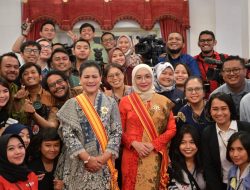 Ibu Hj. Wury Ma’ruf Amin Terima Tanda Kehormatan Bintang Mahaputera Adipradana dari Presiden RI