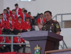 KAJATI SULSEL BERIKAN KULIAH UMUM PADA MAHASISWA BARU UNHAS TAHUN 2023 DENGAN MATERI “GENERASI ANTI KORUPSI”