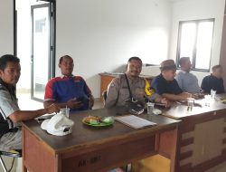 Bhabinkamtibmas Wilayah Hukum Polsek Cibinong Polres Bogor Sambangi Warga Kel Nanggewer Mekar Sampaikan Pesan Kamtibmas
