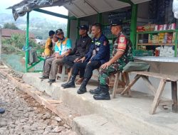 Sinergi Tni- Polri Giat Sambang Para Ketua RT & RW Wilayah Hukum Polsek CSR Polres Bogor Dalam Rangka Menciptakan Kamtibmas Masyarakat Desa Cibeureum