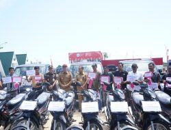 Pemprov Sulbar Salurkan 77 Kendaraan Pemasaran Ikan dan 138 Unit Mesin Tempel Perahu