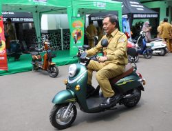Kurangi Polusi Udara, BSKDN Kemendagri Dorong Masyakarat Beralih ke Kendaraan Listrik