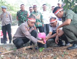 Serentak Bersama Kapolri, Polres Metro Tangerang Kota Tanam 1000 Pohon