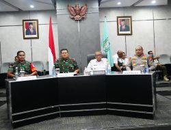 Panglima TNI dan Gubernur Kalbar Pimpin Rakor Evaluasi Penanggulangan Karhutla di Kalbar