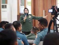Prajurit dan PNS Garnizun Pontianak Ikuti Penyuluhan Hukum Dari Babinkum TNI