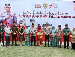 Polri Peduli Budaya Literasi Distribusi Buku Sampai ke Pelosok Negeri di SDN 012 Desa Salo