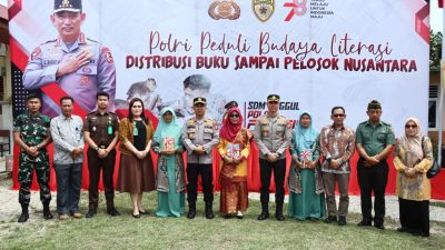 Polri Peduli Budaya Literasi Distribusi Buku Sampai ke Pelosok Negeri di SDN 012 Desa Salo