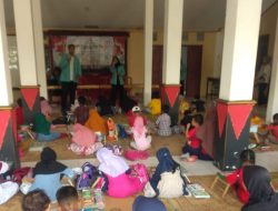 Sambut HUT RI Ke-78, Babinsa Dampingi Tim KKN Gelar Lomba Mewarnai