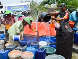 Kodim Bojonegoro suplai 15000 liter Air Bersih untuk Warga Desa Nganti