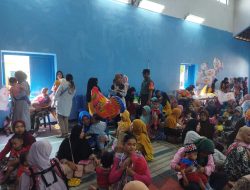 Wujud Perhatian Dan Dukungan Tumbuh Kembang Anak, Babinsa Puhpelem Berikan Pendampingan Posyandu Serentak