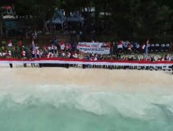 Sinergitas Koarmada III Dengan Pemprov Papua Barat Daya Kibarkan Serta Bentangkan Bendera Merah Putih di Pulau Terdepan dan Terluar