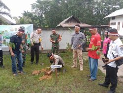 Sinergitas Forkopincam Air Besar Lakukan Penghijauan Sejak Dini